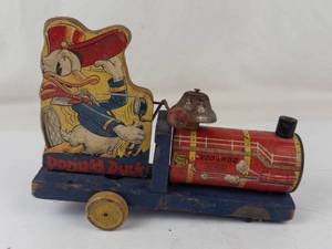 Vintage Fisher-Price Donald Duck Choo-Choo Pull Toy Model 450