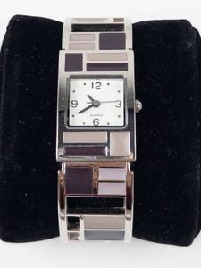 Quartz Stainless Steel Geometric Bracelet Watch - New Battery - Running