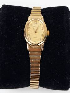 Timex Quartz Running Watch Gold Tone Bracelet - New Battery - Running