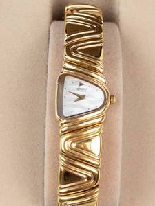 Seiko Gold Tone Bracelet Watch in Box - running new battery