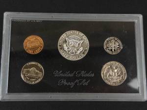 1968-S US Mint Proof set. 40% silver half no outer box