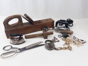 Vintage Household Tools, Locks & Keys Mixed Lot
