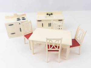 Vintage Renwal Plastic Dollhouse Kitchen Set With Table & Chairs