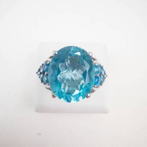Bright Blue Topaz Sterling Silver Ring. Size 7