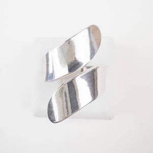 TC-2BB Sleek Sterling Silver Open Shank Ring. Size 7