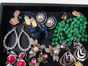 Assorted costume jewelry earrings