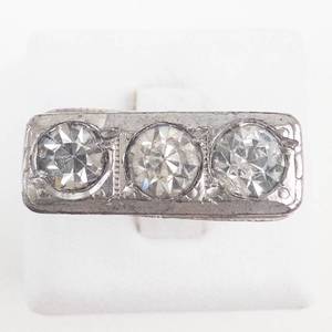 Silver Tone Antique Style Rhinestone Ring. Size 5.