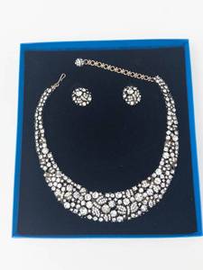 Heidi Daus Crystal Fantasy of Flight Necklace & Earrings Set in Box -Excellent Condition