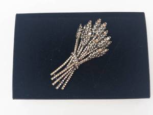 Heidi Daus Crystal Floral Brooch With Box & Card