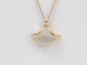 Avon Shell Pendant Necklace