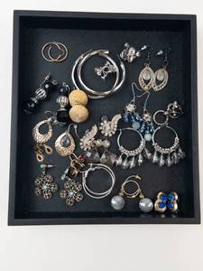 Mixed Fashion Earrings Assortment