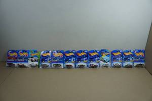 12 Hot Wheels