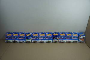 12 Hot Wheels