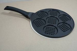 Crofton Waffle Pan