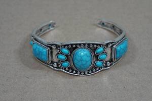 Silver Tone Bracelet with Turqiouse Stones