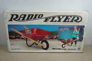 Radio Flyer Mini-Barrow