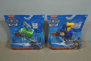 2 Paw Patrol Action Figures