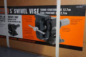 Shop Iron 5 Swivel Bench Vise
