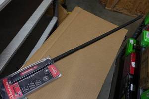 Dominator Screwdriver Type 24-C Curved Pry Bar