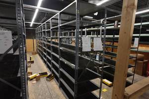 Row of Metal Shelving - 87 x 30 x 24