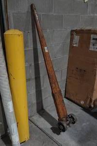 Nutting Wood Handle Freight Pry Bar
