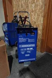 Associated US20 612V Battery Charger - 1040 Amp plus 200A Start