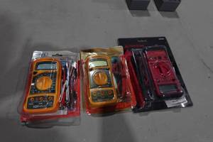 3 Digital Multimeters