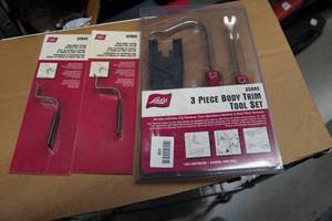 Lisle 3-Piece Body Trim Tool Set and Door Handle Springs