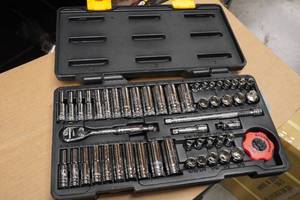 GearWrench 51-Piece SAEMetric Socket Set - 14 Drive - 120XP