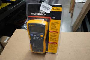 Fluke 113 Digital True RMS Utility Multimeter