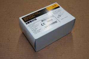 Fluke PM9081001 Dual Banana Male Plug to Female BNC Adapter