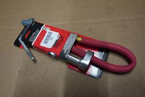 Milton S-516 Inflator Gage with Dual Head Straight Foot Chuck