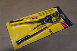 Titan Self Adjusting Wire Stripper