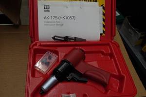 Huck Fasteners AK-175 Pneumatic Rivet Gun