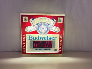 Vintage 1983 WORKING Light Up Budweiser Clock