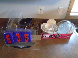 Lot of dishes & bowls. As shown.  CASH ON SITE ONLY. PICKUP IS TUESDAY MAY 26TH FROM 11 AM TO 4 PM ONLY. THERE IS NO OTHER OPPORTUNITY TO PICK UP YOUR ITEM THAN THIS TIME & REGARDLESS WHAT THE SCHEDULE STATES.
