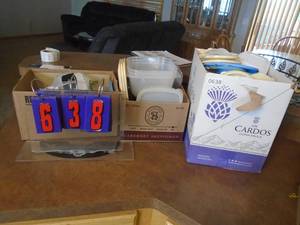 Tupperware As shown.  CASH ON SITE ONLY. PICKUP IS TUESDAY MAY 26TH FROM 11 AM TO 4 PM ONLY. THERE IS NO OTHER OPPORTUNITY TO PICK UP YOUR ITEM THAN THIS TIME & REGARDLESS WHAT THE SCHEDULE STATES.