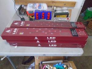 LED Christmas lights. As shown.. CASH ON SITE ONLY. PICKUP IS TUESDAY MAY 26TH FROM 11 AM TO 4 PM ONLY. THERE IS NO OTHER OPPORTUNITY TO PICK UP YOUR ITEM THAN THIS TIME & REGARDLESS WHAT THE SCHEDULE STATES.