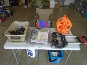 Tools & tarp. As shown.. CASH ON SITE ONLY. PICKUP IS TUESDAY MAY 26TH FROM 11 AM TO 4 PM ONLY. THERE IS NO OTHER OPPORTUNITY TO PICK UP YOUR ITEM THAN THIS TIME & REGARDLESS WHAT THE SCHEDULE STATES.