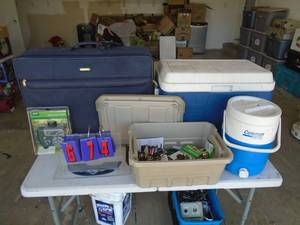 Cooler & bin. As shown. Entry bench setee. As shown. CASH ON SITE ONLY. PICKUP IS TUESDAY MAY 26TH FROM 11 AM TO 4 PM ONLY. THERE IS NO OTHER OPPORTUNITY TO PICK UP YOUR ITEM THAN THIS TIME & REGARDLESS WHAT THE SCHEDULE STATES.