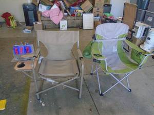 1 folding chair. Green chair is not inlcuded as shown in pics. CASH ON SITE ONLY. PICKUP IS TUESDAY MAY 26TH FROM 11 AM TO 4 PM ONLY. THERE IS NO OTHER OPPORTUNITY TO PICK UP YOUR TIEM THAN THIS TIME & REGARDLESS WHAT THE SCHEDULE STATES.