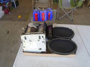 Speakers & stereos. As shown. CASH ON SITE ONLY. PICKUP IS TUESDAY MAY 26TH FROM 11 AM TO 4 PM ONLY. THERE IS NO OTHER OPPORTUNITY TO PICK UP YOUR TIEM THAN THIS TIME & REGARDLESS WHAT THE SCHEDULE STATES.