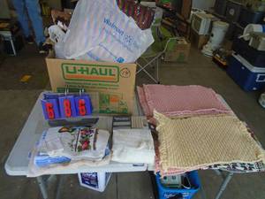 Placemats & linens. As shown. CASH ON SITE ONLY. PICKUP IS TUESDAY MAY 26TH FROM 11 AM TO 4 PM ONLY. THERE IS NO OTHER OPPORTUNITY TO PICK UP YOUR TIEM THAN THIS TIME & REGARDLESS WHAT THE SCHEDULE STATES.