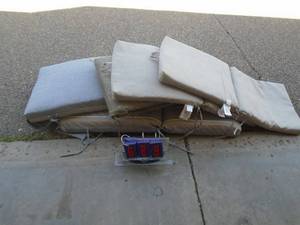 Patio furniture cushions. As shown. CASH ON SITE ONLY. PICKUP IS TUESDAY MAY 26TH FROM 11 AM TO 4 PM ONLY. THERE IS NO OTHER OPPORTUNITY TO PICK UP YOUR TIEM THAN THIS TIME & REGARDLESS WHAT THE SCHEDULE STATES.