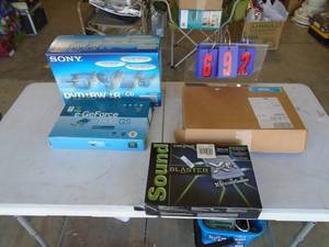 Assorted electronics. As shown. CASH ON SITE ONLY. PICKUP IS TUESDAY MAY 26TH FROM 11 AM TO 4 PM ONLY. THERE IS NO OTHER OPPORTUNITY TO PICK UP YOUR TIEM THAN THIS TIME & REGARDLESS WHAT THE SCHEDULE STATES.