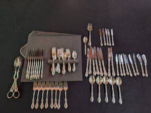 Towle Sterling Silver Flatware Assortment With Knives