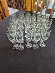 Champagne Flutes (Lot of 28)