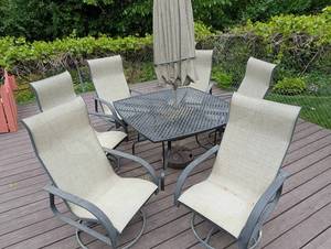 7-piece Outdoor Patio Dining Set With Umbrella