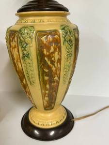 Vintage Roseville Florentine Table Lamp With Shade