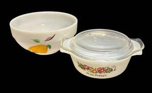 I4 - Two Vintage Anchor Hocking Bowls